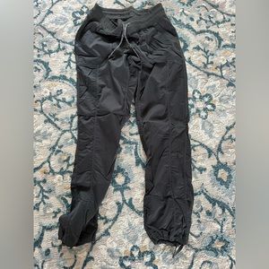 Women’s north face wind pants